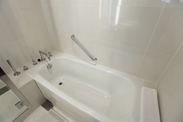 Cost of Bathtub Repair in Rockville